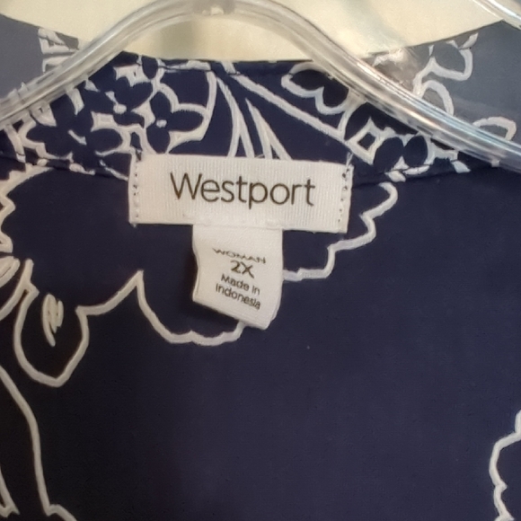 Floral Navy Blouse - Picture 2 of 8